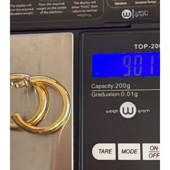 Gold Tone Hoop Earrings Pierced Vintage 1" Across Estate Classic 9.01g 4mm Wide - Picture 5 of 5